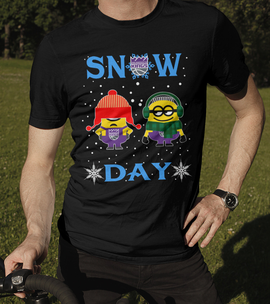 Snow Day Sacramento Kings Minions Fans Winter Fun T-Shirt