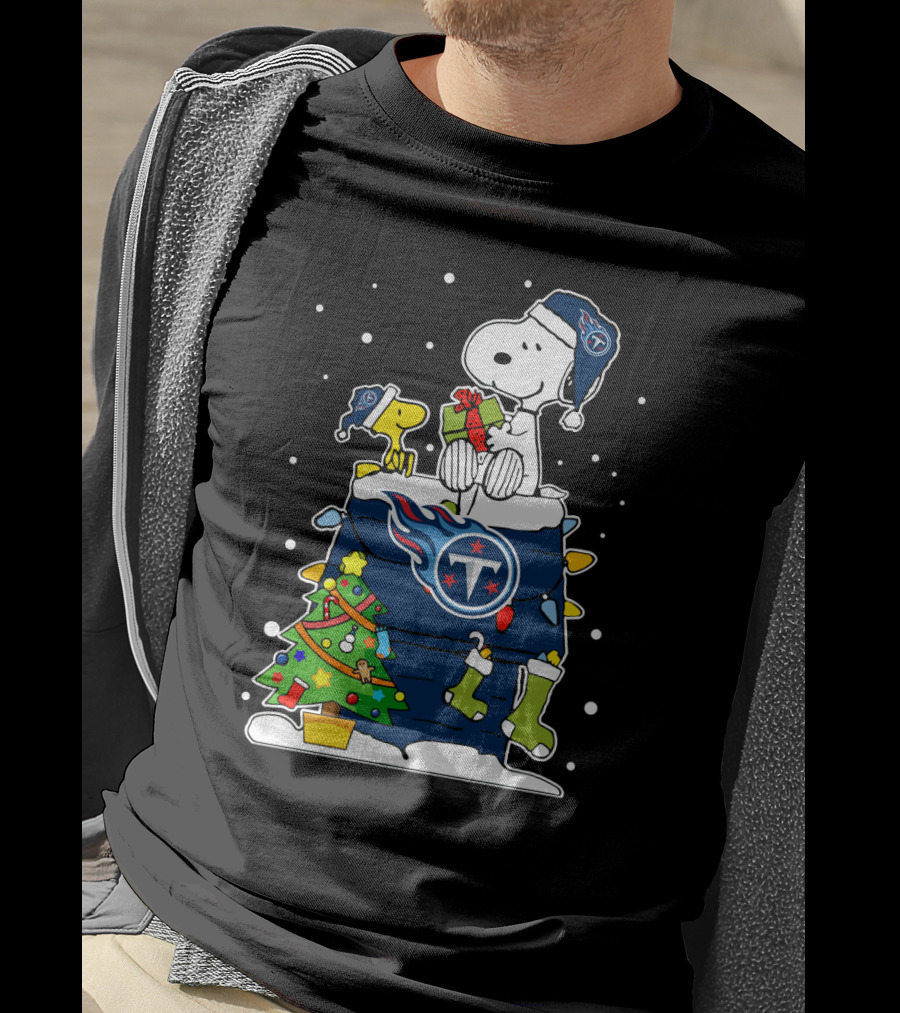 Snoopy And Woodstock Celebrate Tennessee Titans Christmas T-Shirt