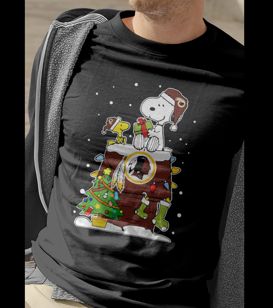 Washington Redskins Snoopy And Woodstock Christmas Theme T-Shirt