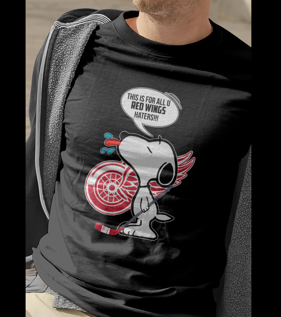 Snoopy Shows Love With Detroit Red Wings Logo And Hockey Stick T-Shirt
