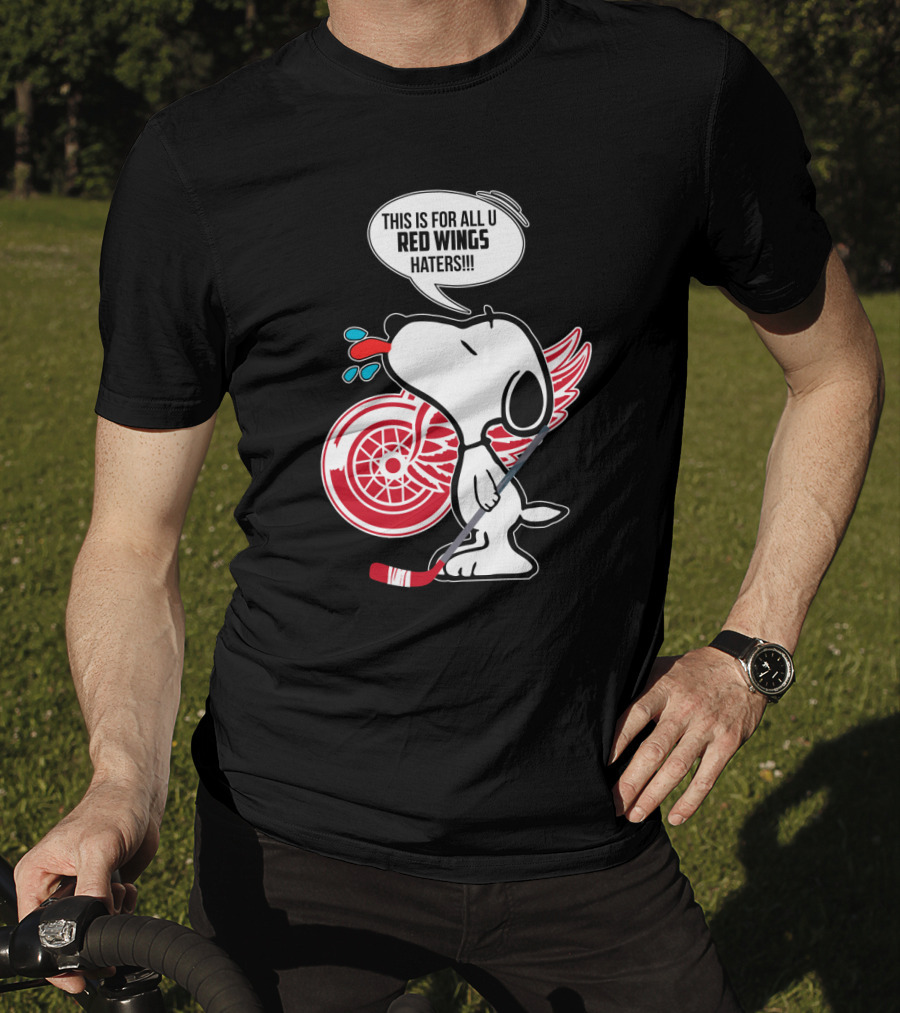 Snoopy Shows Love With Detroit Red Wings Logo And Hockey Stick T-Shirt