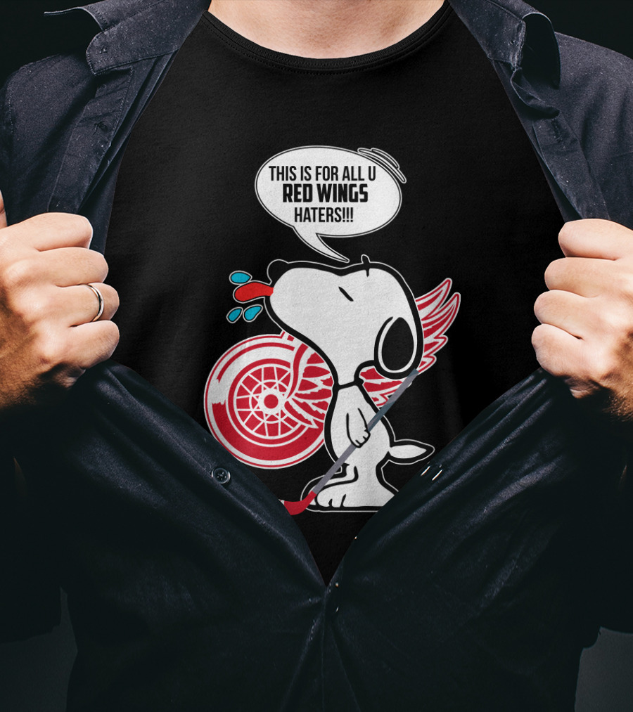 Snoopy Shows Love With Detroit Red Wings Logo And Hockey Stick T-Shirt