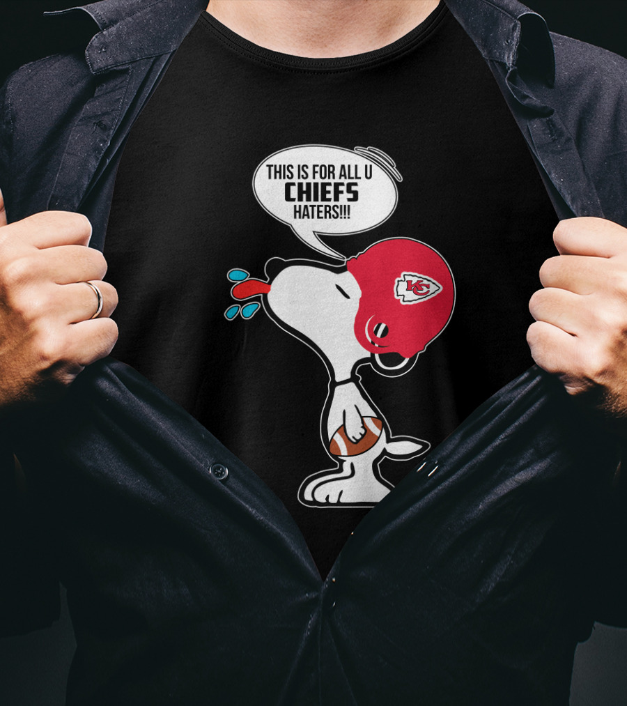 Snoopy Kansas City Chiefs Helmet Football Haters Speech Bubble T-Shirt