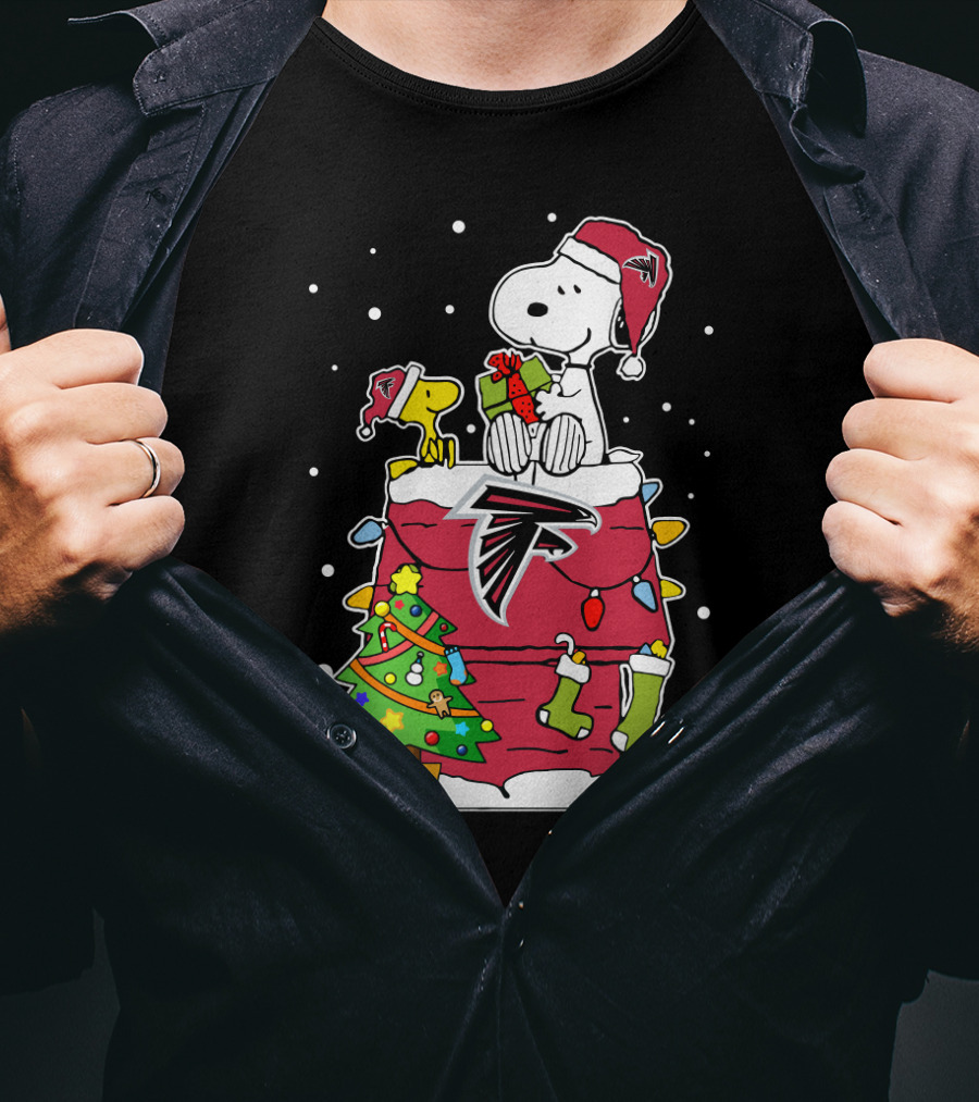 Atlanta Falcons Christmas Snoopy And Woodstock Holiday Scene T-Shirt