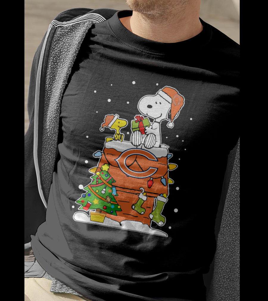Chicago Bears Snoopy Christmas Ensemble T-Shirt
