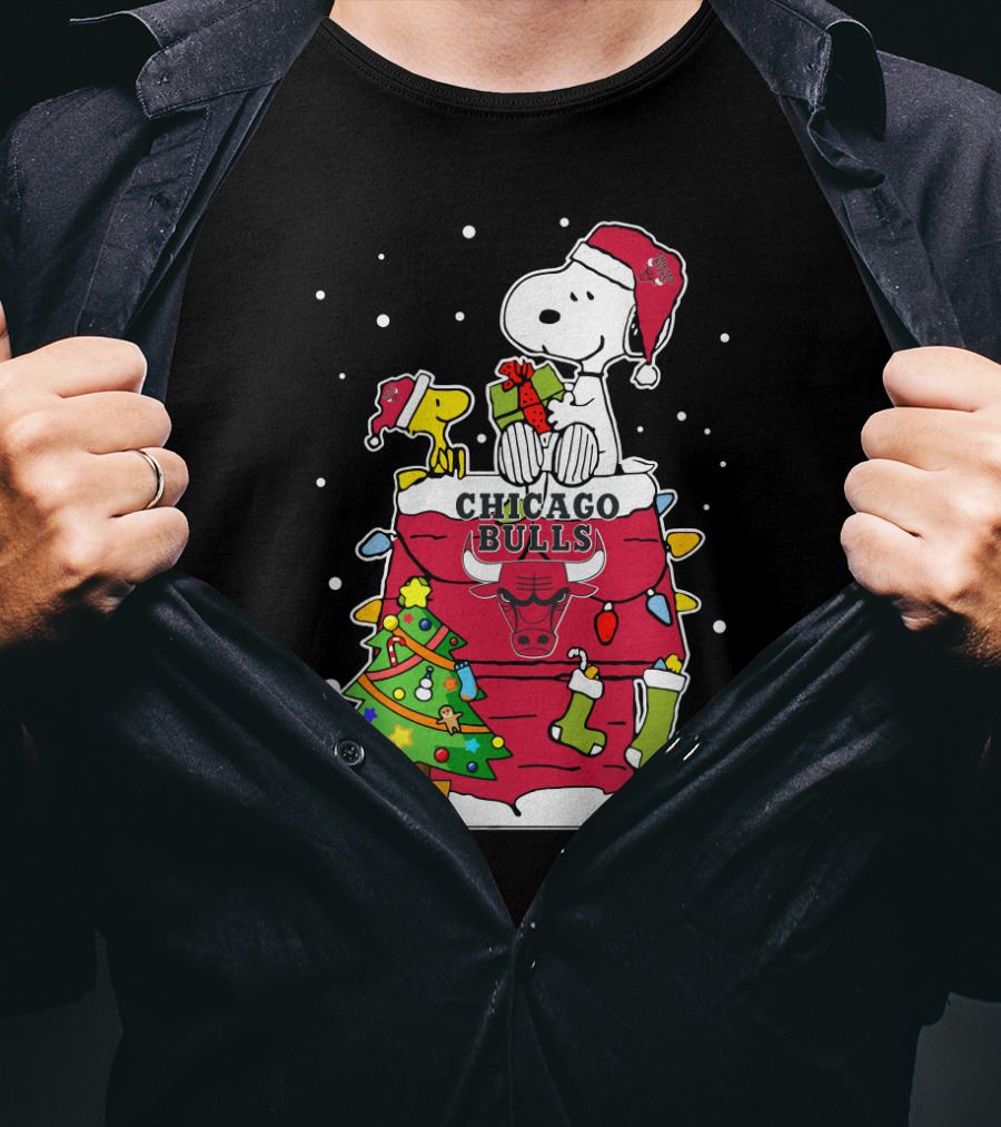 Chicago Bulls Christmas Snoopy With Woodstock And Presents T-Shirt