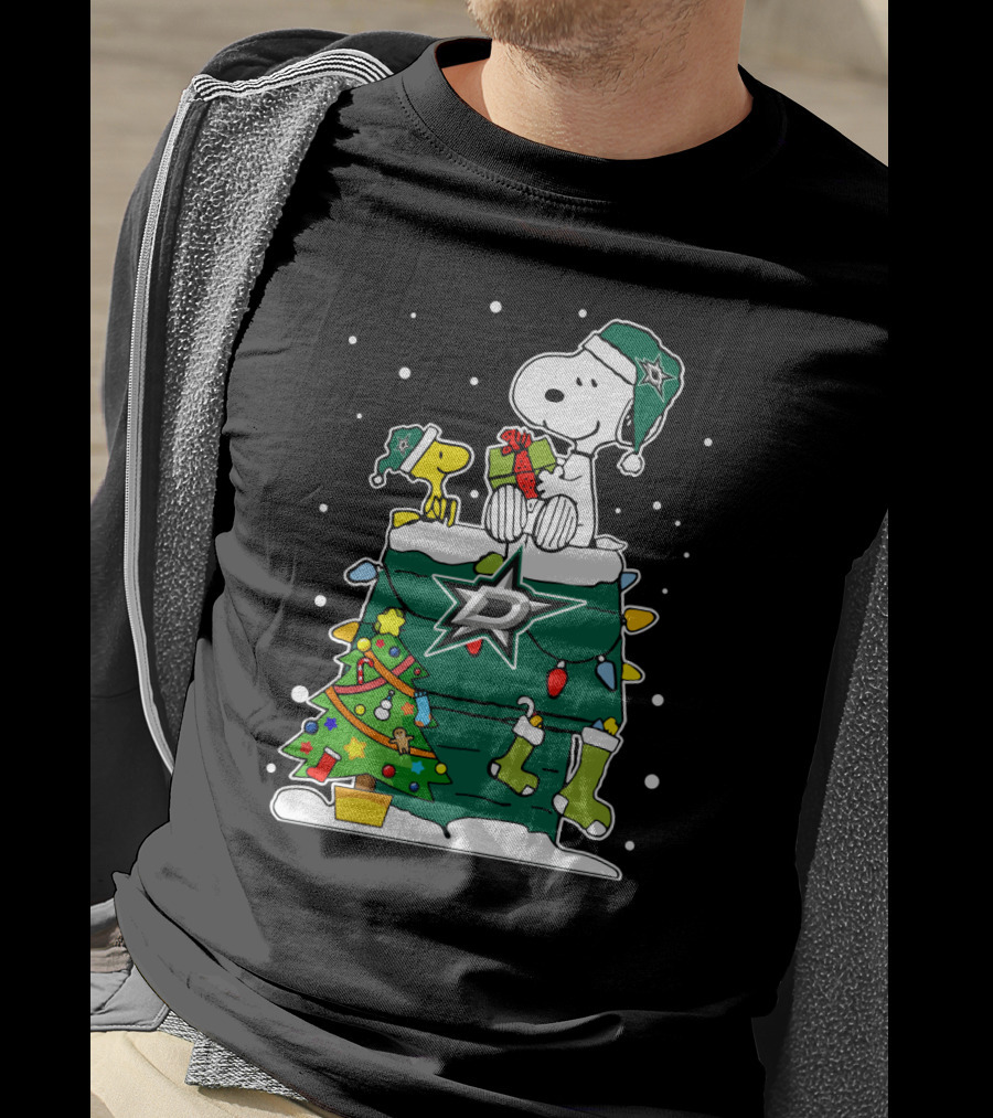 Dallas Stars Snoopy Christmas Presents Peanuts Fans T-Shirt