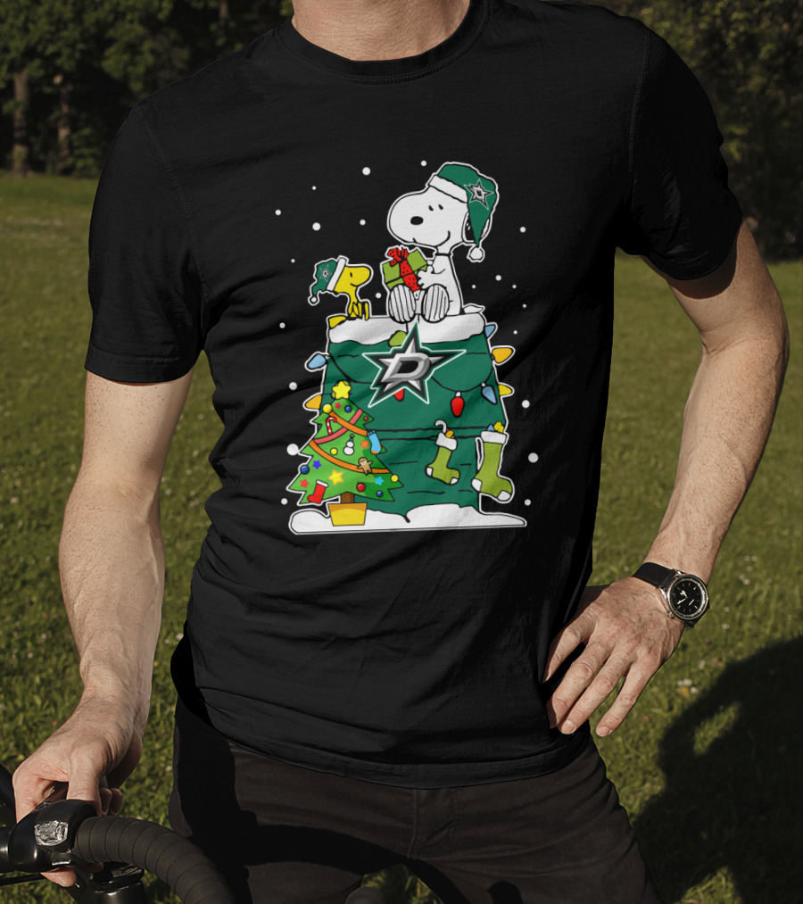 Dallas Stars Snoopy Christmas Presents Peanuts Fans T-Shirt