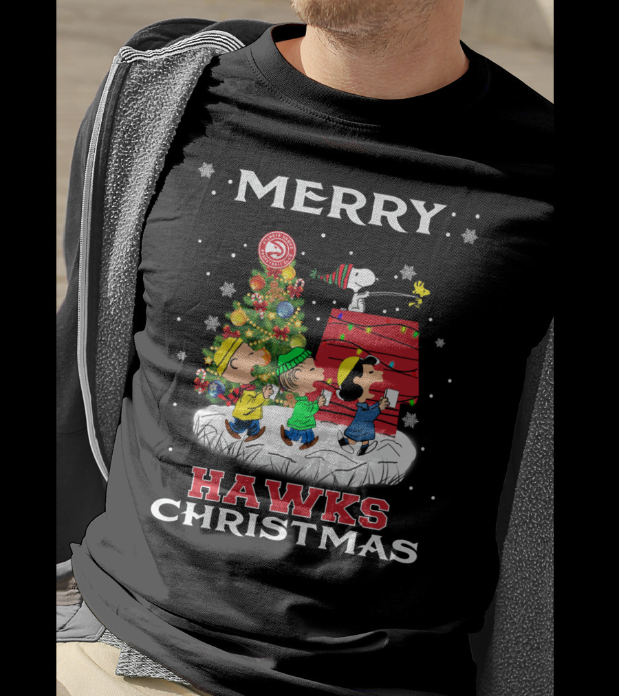 Merry Atlanta Hawks Christmas With Snoopy And Peanuts Holiday Scene T-Shirt