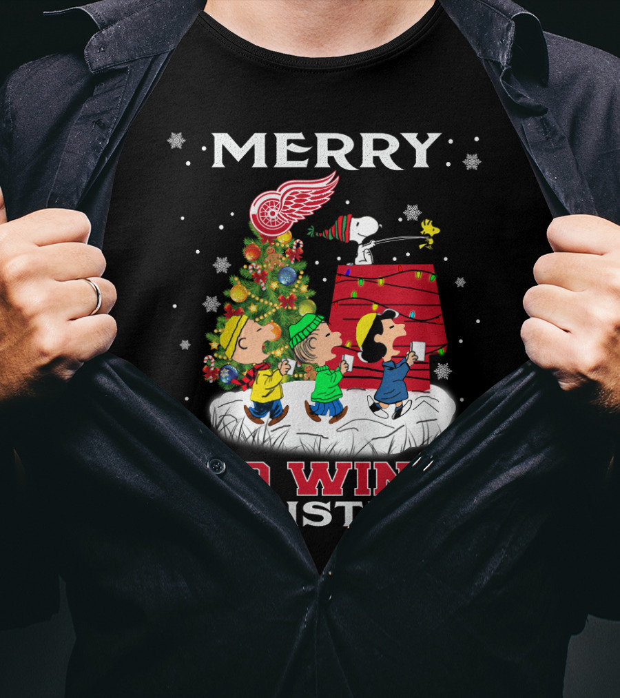 Merry Detroit Red Wings Christmas Featuring Snoopy And Peanuts Characters T-Shirt