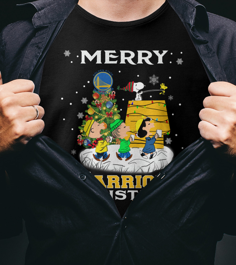 Merry Golden State Warriors Christmas Snoopy Charlie Brown Tree T-Shirt