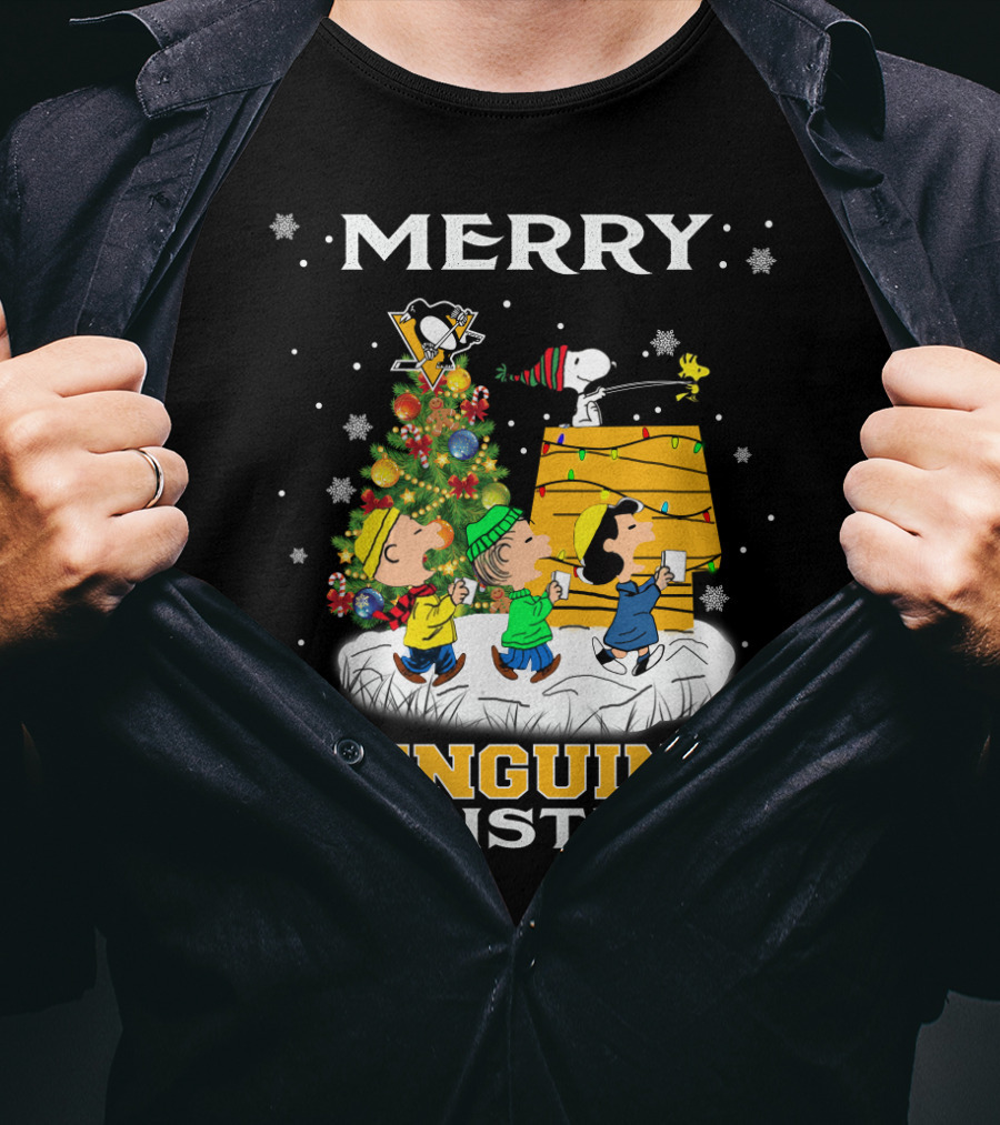 Merry Pittsburgh Penguins Christmas Snoopy And Peanuts Holiday T-Shirt
