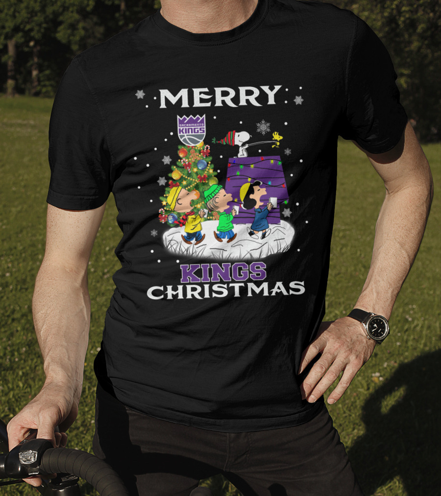 Merry Sacramento Kings Christmas For Snoopy Fans Peanuts Holiday Scene T-Shirt