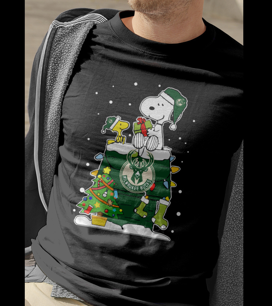 Milwaukee Bucks Christmas Snoopy And Woodstock Holiday Scene T-Shirt