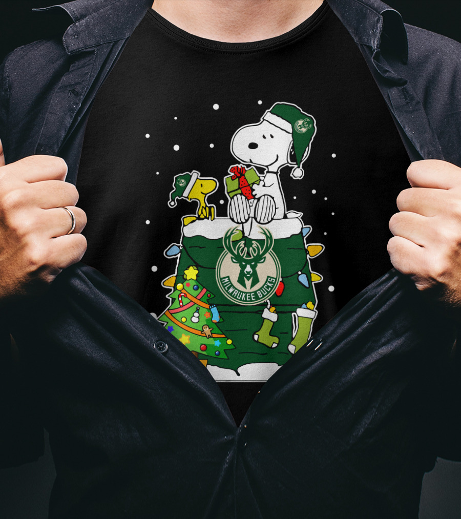 Milwaukee Bucks Christmas Snoopy And Woodstock Holiday Scene T-Shirt