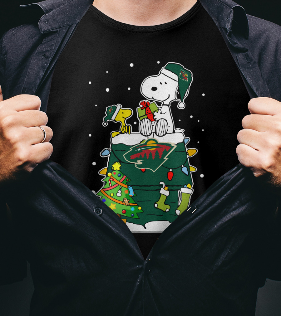 Minnesota Wild Christmas Snoopy Lover Peanuts Hockey Holiday Scene T-Shirt