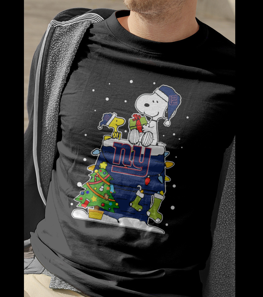 New York Giants Snoopy And Woodstock Christmas Tree Snow Winter T-Shirt