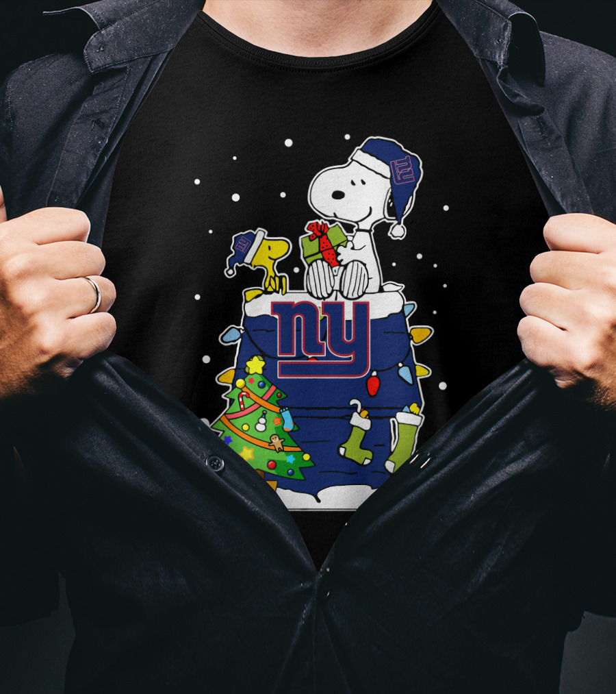 New York Giants Snoopy And Woodstock Christmas Tree Snow Winter T-Shirt