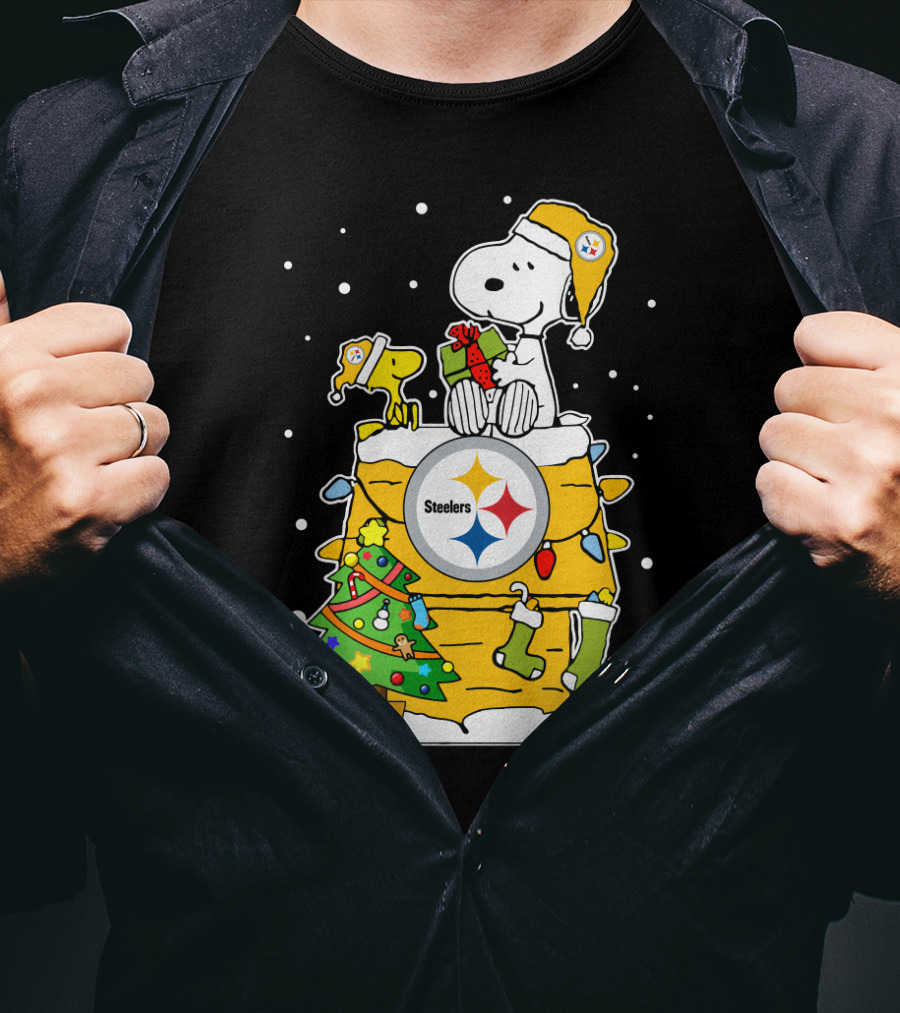 Pittsburgh Steelers Christmas Snoopy And Woodstock House With Holiday Decorations T-Shirt