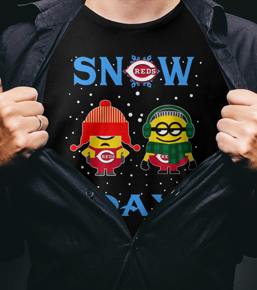 Cincinnati Reds Snow Day With Cozy Minion Fans T-Shirt