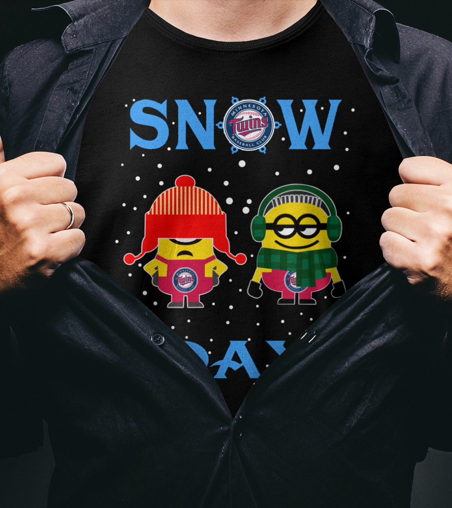 Minnesota Twins Snow Day Featuring Minions Fans In Winter Gear T-Shirt