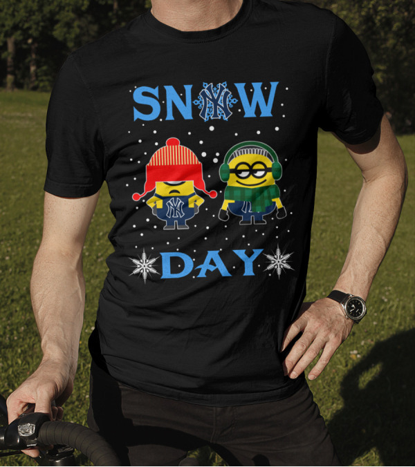 Snow Day New York Yankees Minion Fans Winter Fun T-Shirt