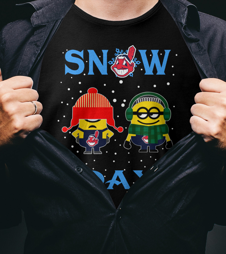 Cleveland Indians Snow Day With Minions In Winter Gear T-Shirt