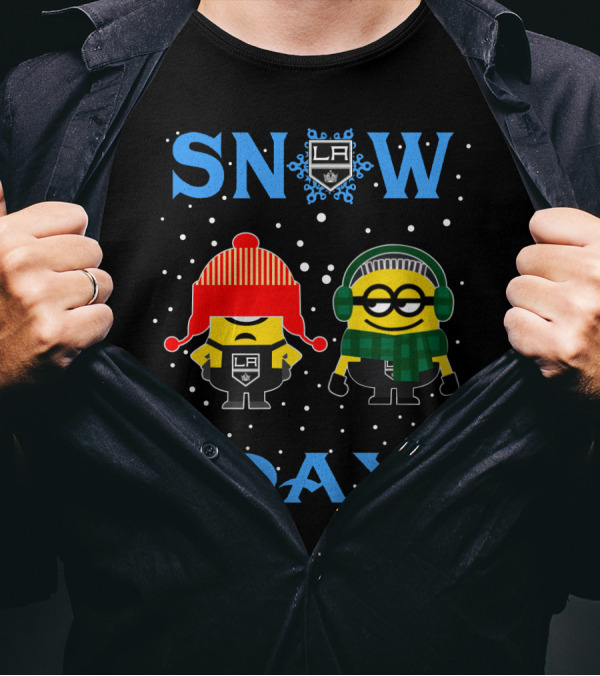 Los Angeles Kings Snow Day Featuring Minions In Winter Gear T-Shirt
