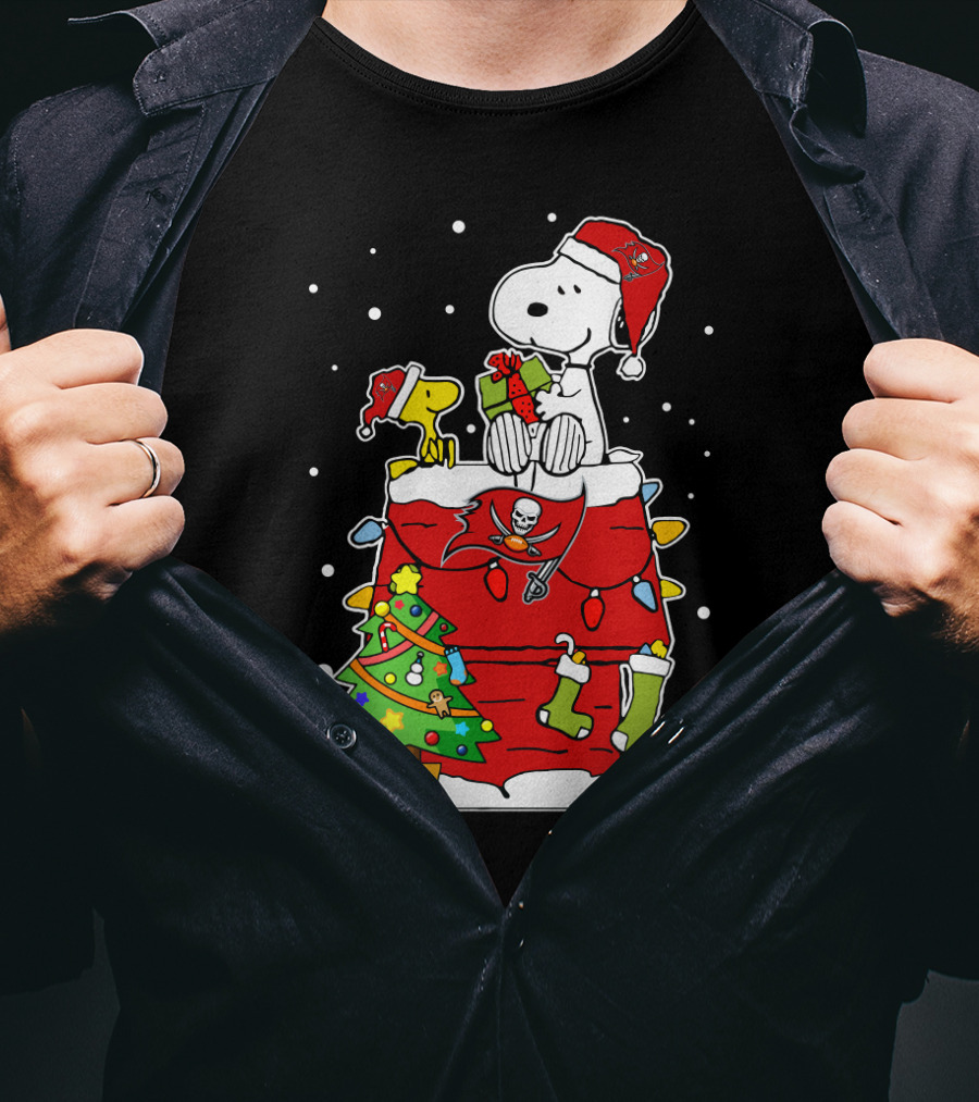 Tampa Bay Buccaneers Christmas Snoopy Peanuts Holiday Football Fan Gift T-Shirt