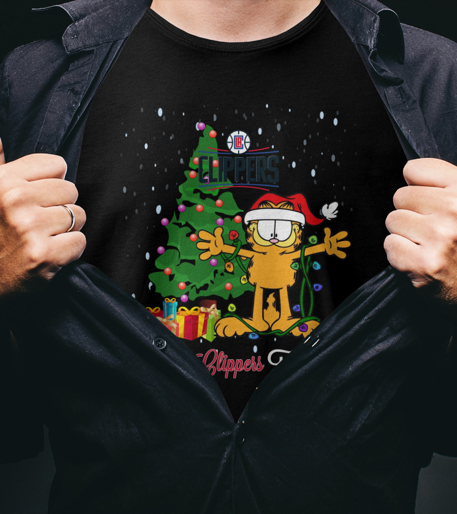 La Clippers Christmas Garfield With Tree And Gifts I Love Clippers This Big T-Shirt