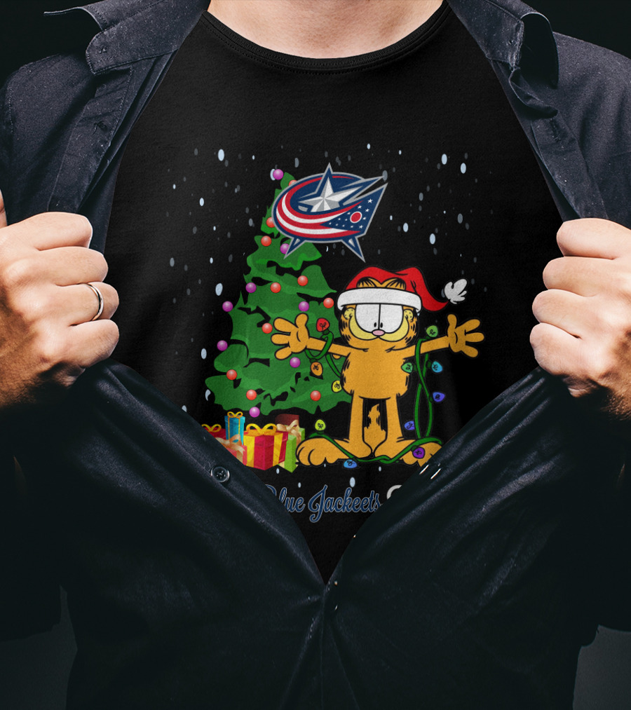 I Love Columbus Blue Jackets Garfield Christmas Tree Santa Hat Presents This Big T-Shirt