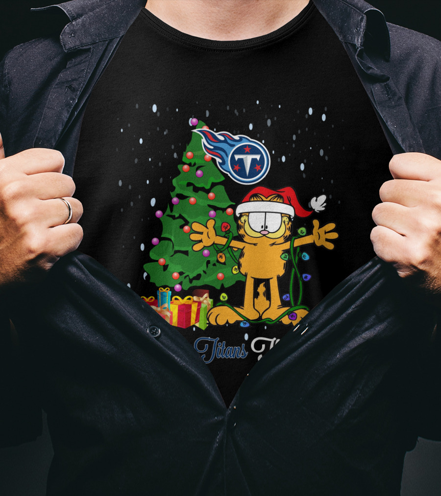 I Love Titans This Big Xmas Garfield Cat Tennessee Titans Fans Holiday Tree Santa Hat T-Shirt