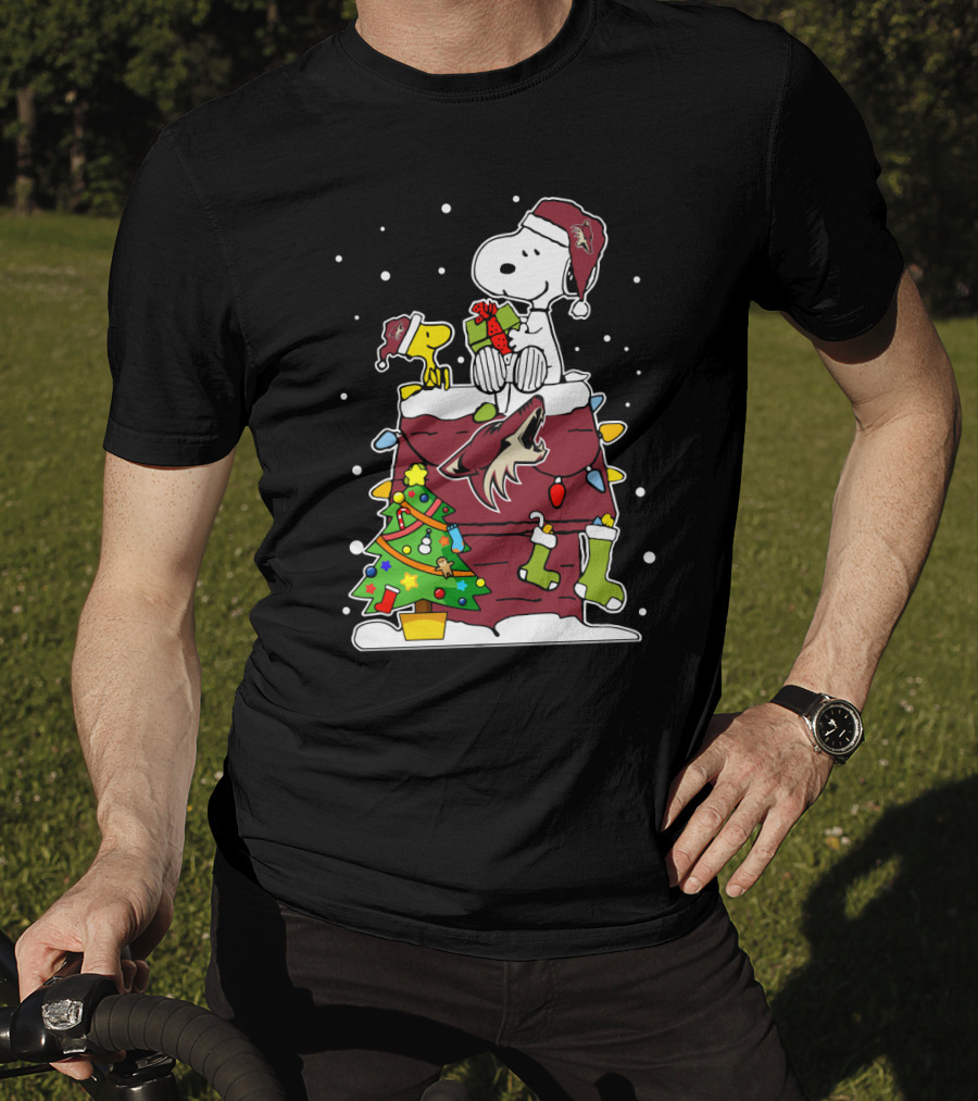 Arizona Coyotes Snoopy Christmas Celebration With Woodstock And Santa Hats T-Shirt
