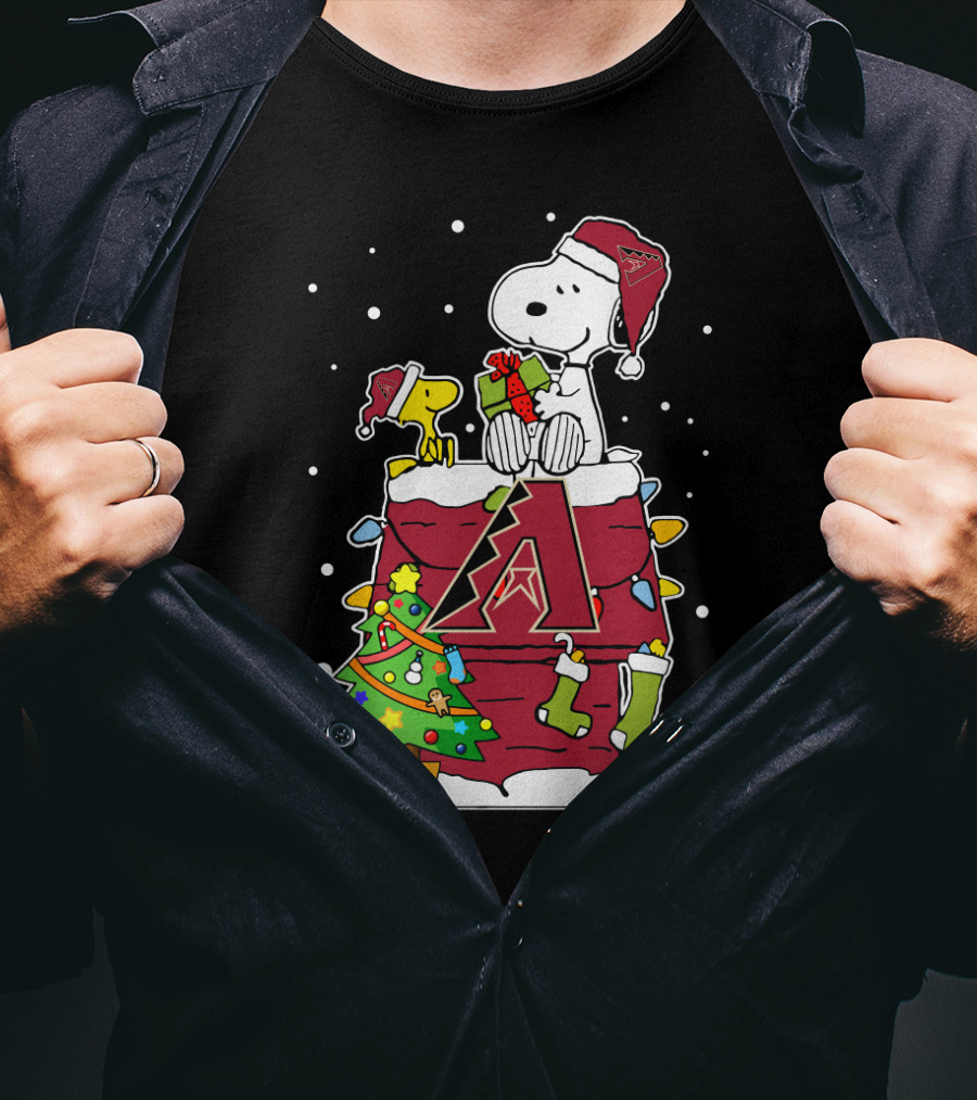 Arizona Diamondbacks Christmas Snoopy And Woodstock With Holiday Tree And Gift T-Shirt