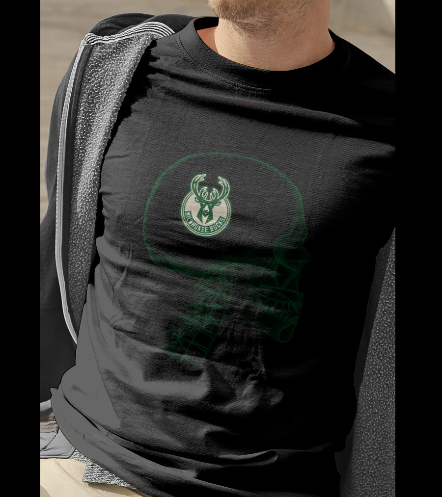 Milwaukee Bucks Skull Halloween Green Glow Brain T-Shirt