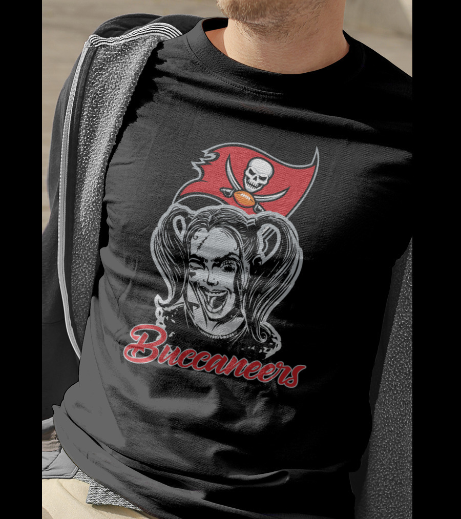 Harley Quinn Buccaneers Pirate Flag Skull Football Fans T-Shirt