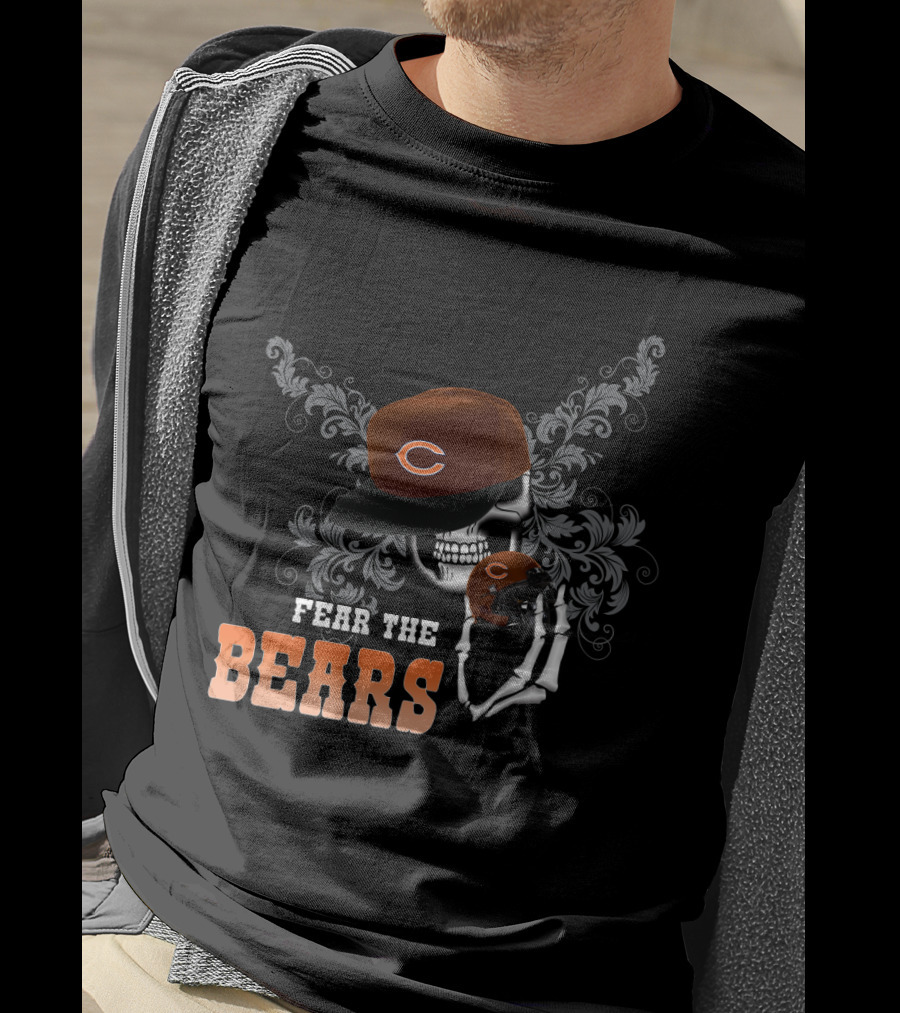 Fear The Bears Chicago Football Skull Helmet T-Shirt