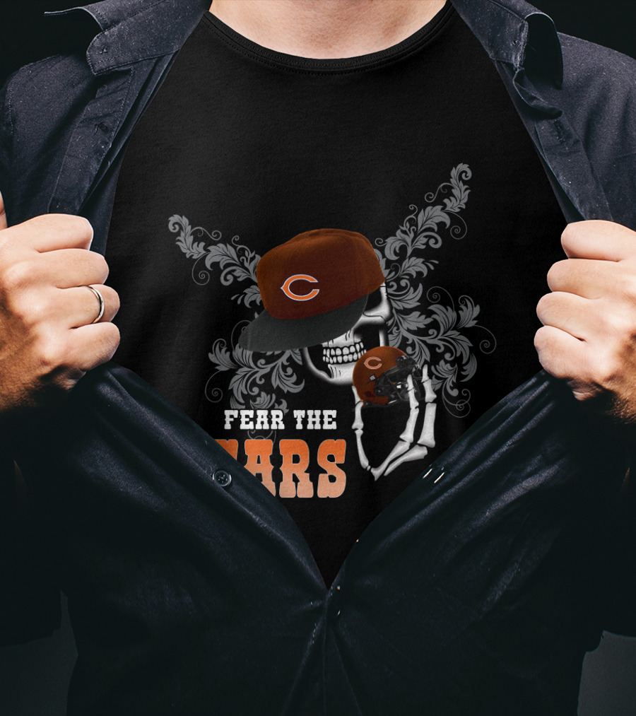 Fear The Bears Chicago Football Skull Helmet T-Shirt