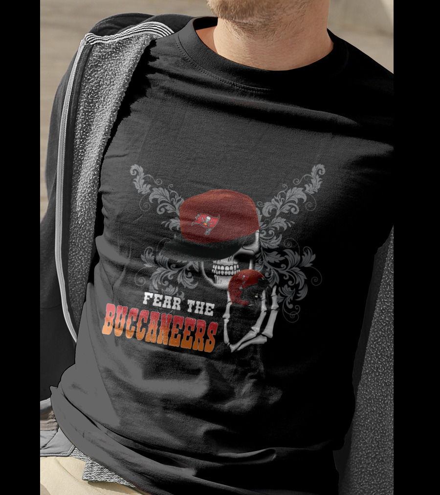 Fear The Buccaneers Tampa Bay Skull And Helmet T-Shirt