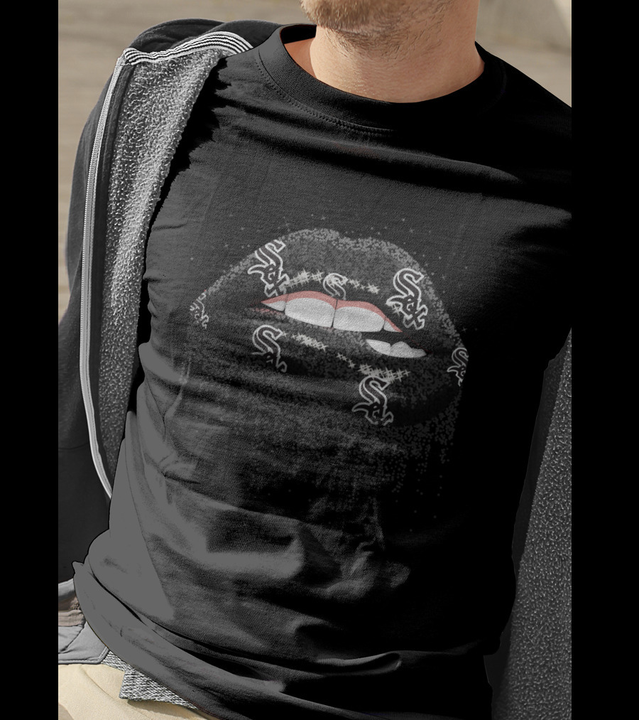 Chicago White Sox Glitter Lips Fan Art With Team Logo T-Shirt