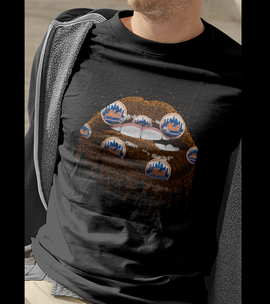 New York Mets Glitter Lips Fan Art With Team Logos And Sparkling Effects T-Shirt