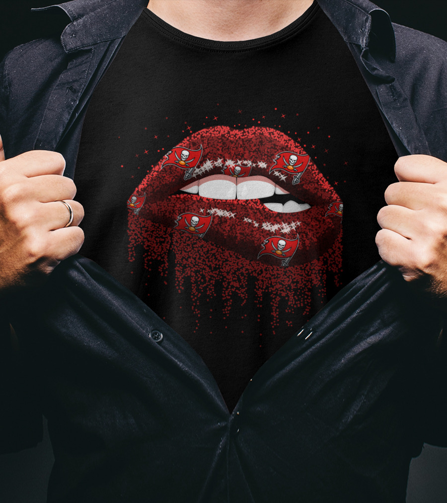 Tampa Bay Buccaneers Lips Design For Fans T-Shirt