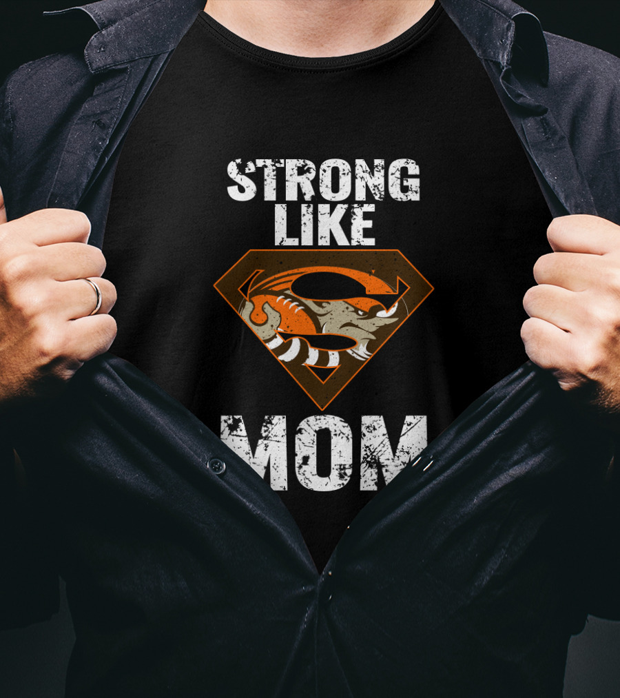 Strong Like Mom Cleveland Browns Super T-Shirt