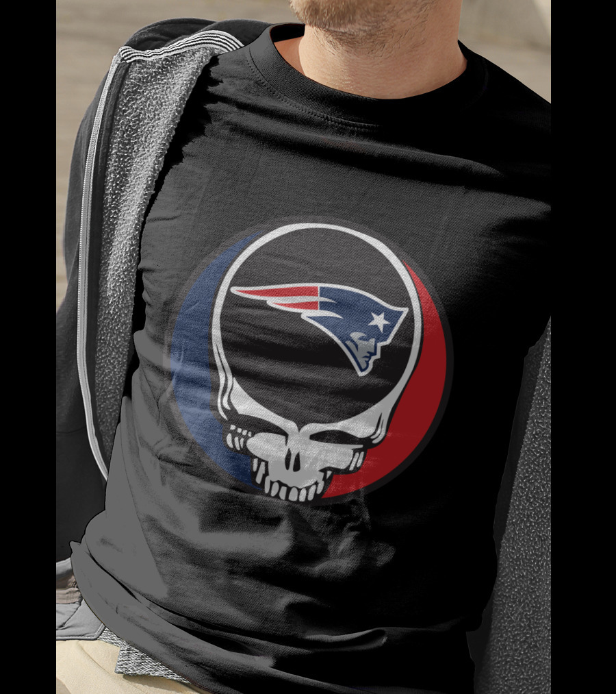 Grateful Dead Skull With New England Patriots Logo And Blue Red Rings T-Shirt