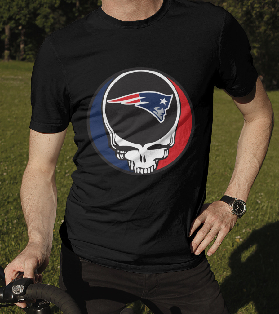 Grateful Dead Skull With New England Patriots Logo And Blue Red Rings T-Shirt