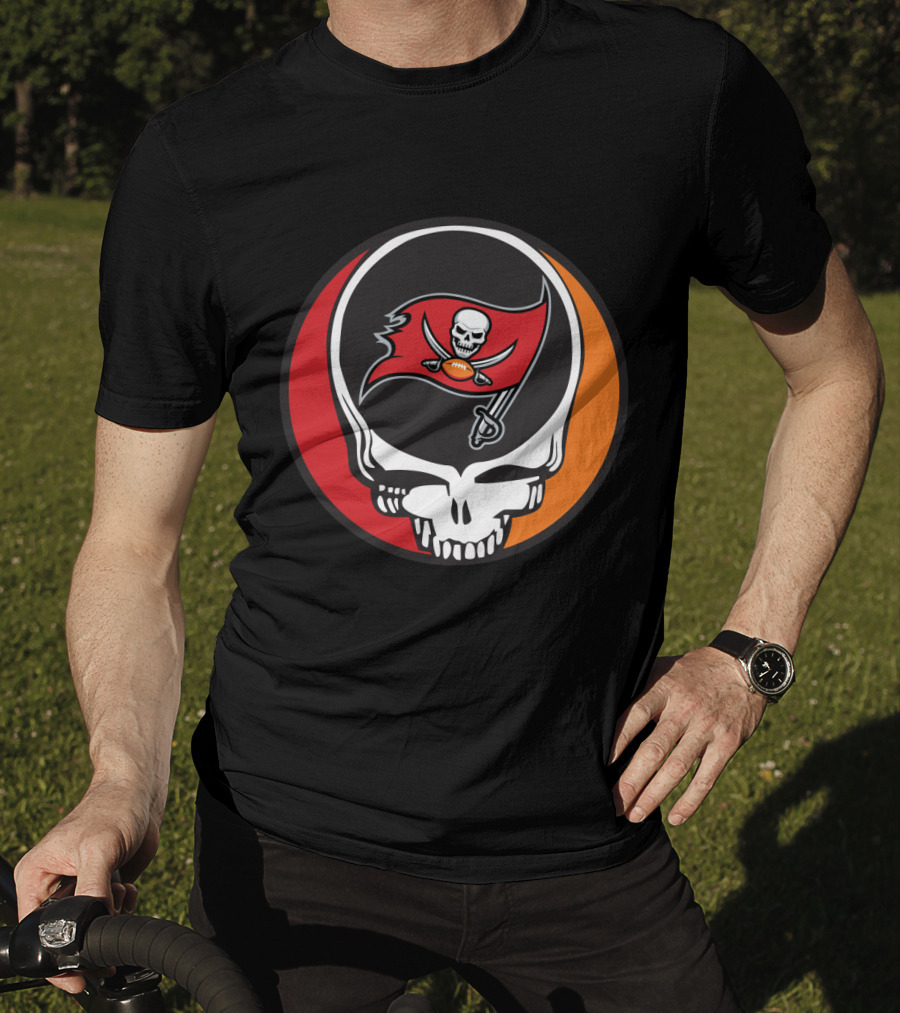 Grateful Dead Skull With Tampa Bay Buccaneers Flag T-Shirt