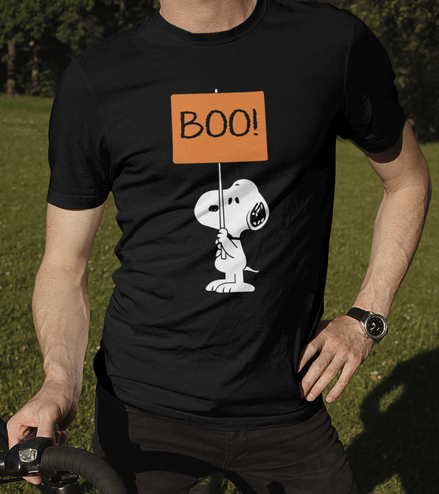 Peanuts Halloween Snoopy Holding Boo Sign T-Shirt