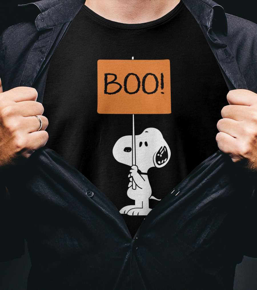 Peanuts Halloween Snoopy Holding Boo Sign T-Shirt