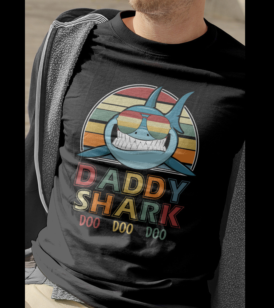 Daddy Shark Retro Vintage Doo Doo Doo Sunglasses Rainbow Stripes T-Shirt