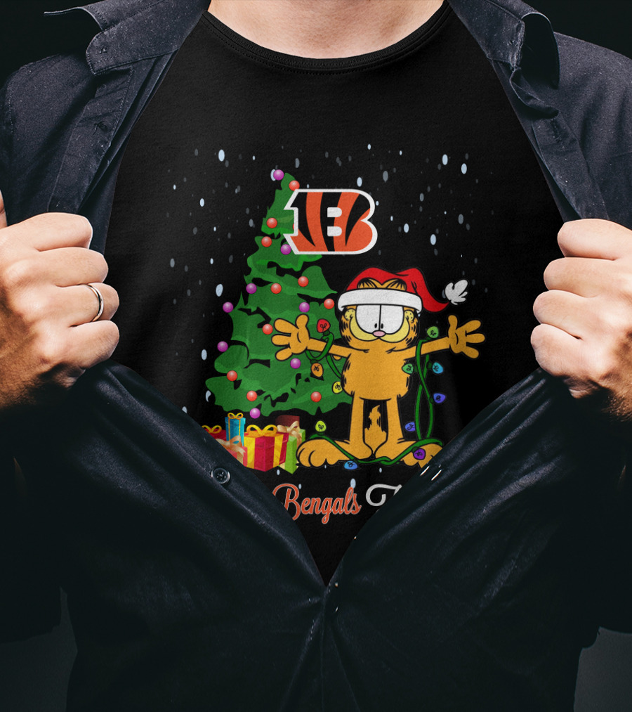 Cincinnati Bengals Garfield Christmas Tree Presents I Love Bengals This Big T-Shirt